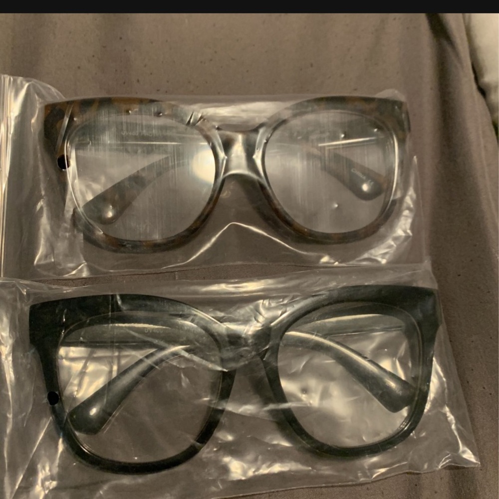 Glasses - Picture 2 of 2